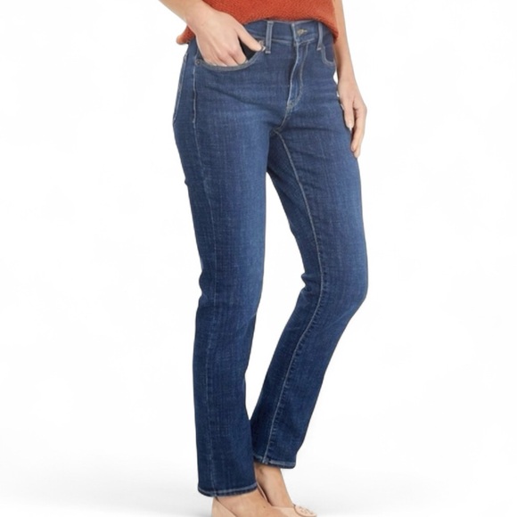 Levi’s 525 Perfect Waist Straight Leg Jean in Medium Wash Size 29 - Picture 1 of 10